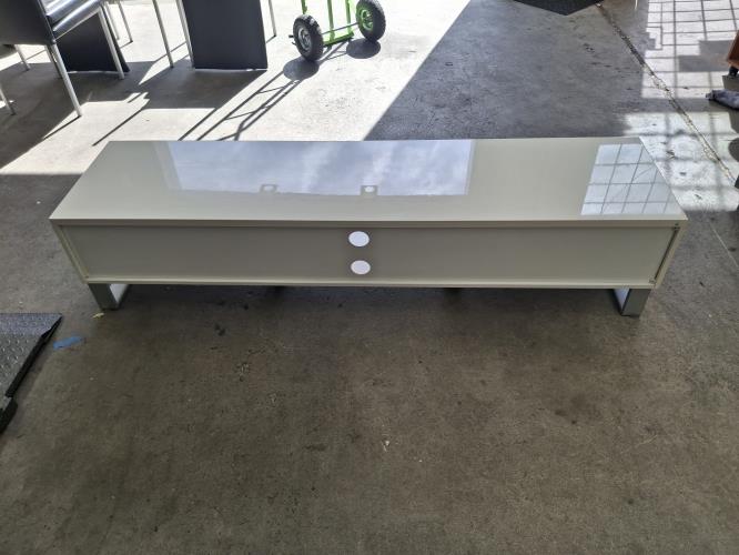 Second-hand Entertainment Unit - Photo 3)