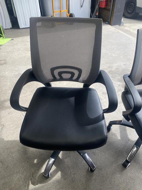 Second-hand Set of 2 Office Swivel Chairs - Photo 3)
