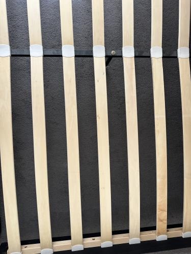 Second-hand King Size Bed Frame - Photo 3)