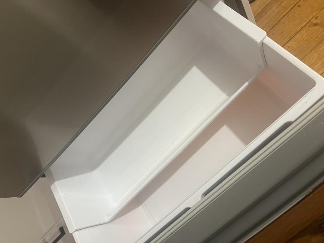 Second-hand Mitsubishi 370L Bottom Mount Fridge - Photo 3)