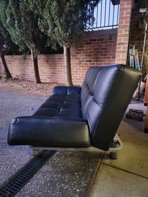 Second-hand  - Photo 3)