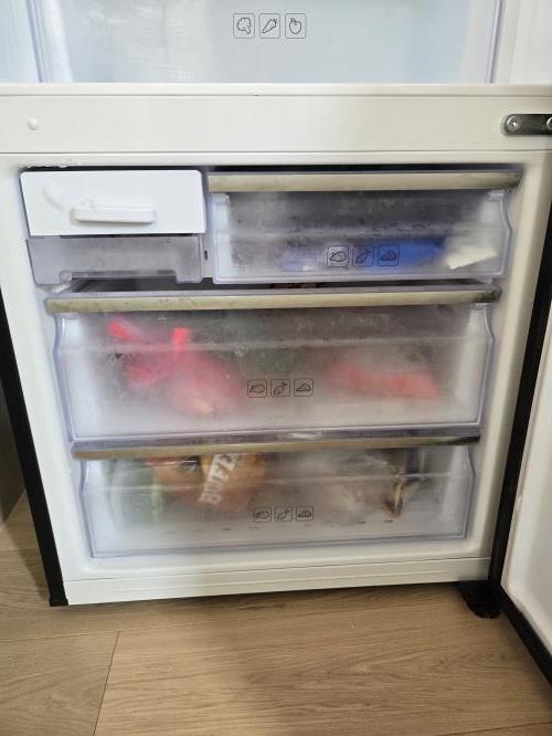 Second-hand Samsung 427L Bottom Mount Fridge - Photo 3)