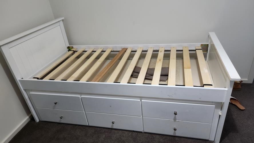 Second-hand Single Bed with Trundle and 3 Drawers - Photo 3)