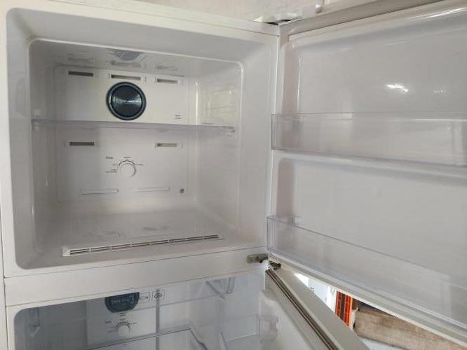 Second-hand Samsung 343L Top Mount Fridge - Photo 3)