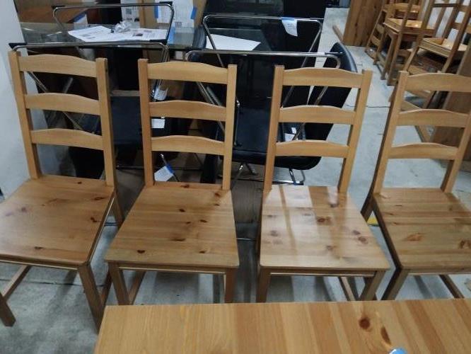 Second-hand IKEA Dining Table with 4 Chairs - Photo 3)