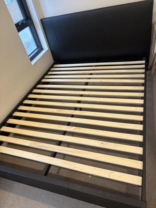 Second-hand Queen Size Bed Frame - Photo 3)