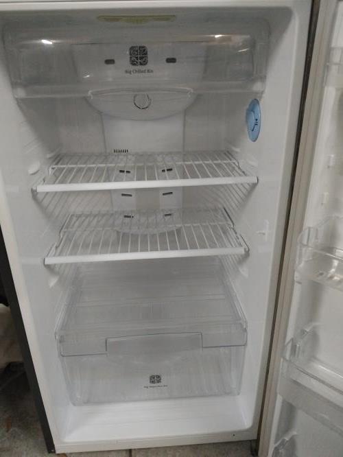 Second-hand Samsung 230L Top Mount Fridge - Photo 3)