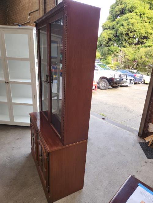 Second-hand Cabinet with Glass Doors - Photo 3)