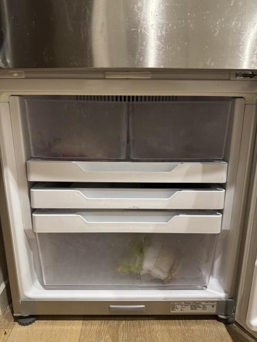 Second-hand Fisher & Paykel 403L Bottom Mount Fridge - Photo 3)