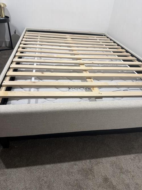 Second-hand Double Bed Frame - Photo 3)