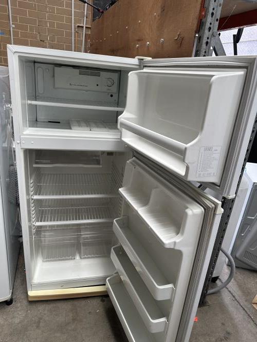 Second-hand Kelvinator 350L Top Mount Fridge - Photo 3)
