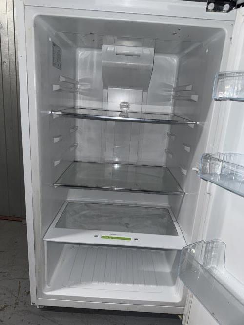 Second-hand Chiq 216L Top Mount Fridge - Photo 3)