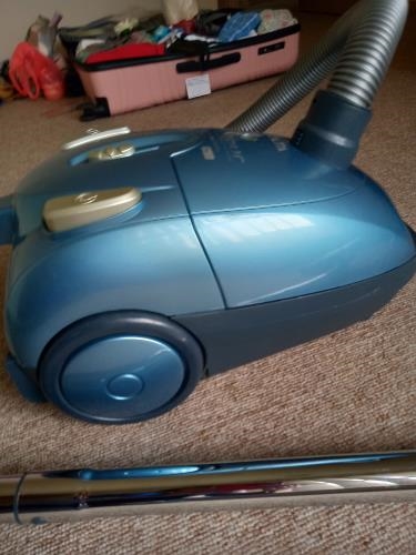 Second-hand Volta Contour Bagged Vacuum Cleaner - Photo 3)