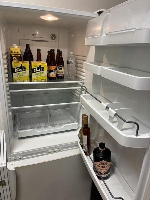 Second-hand Fisher & Paykel 373L Bottom Mount Fridge - Photo 3)