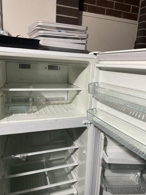Second-hand Westinghouse 420L Top Mount Fridge - Photo 3)