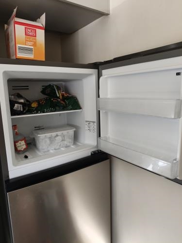 Second-hand Hisense 205L Top Mount Fridge - Photo 3)
