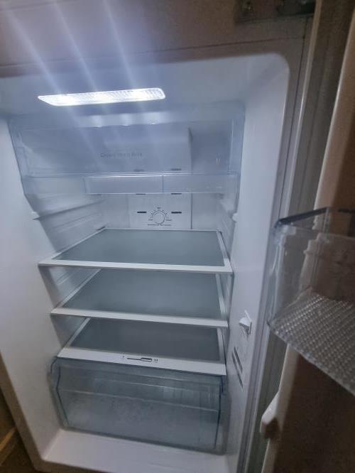 Second-hand Hisense 230L Top Mount Fridge - Photo 3)