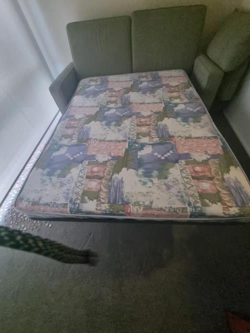 Second-hand Sofa Bed - Photo 3)