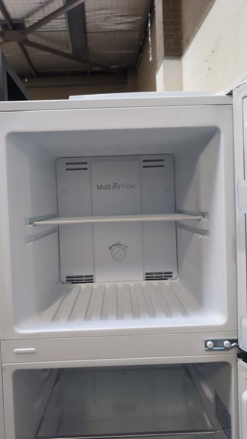 Second-hand Chiq 202L Top Mount Fridge - Photo 3)