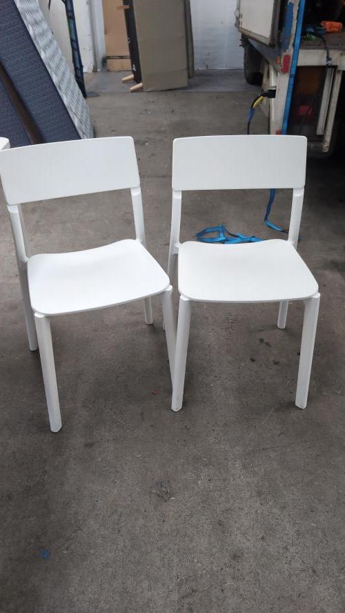 Second-hand Dining Table with 2 Chairs - Photo 3)