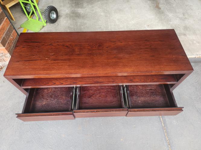Second-hand Entertainment Unit - Photo 3)