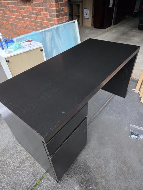 Second-hand IKEA Malm Desk - Photo 3)