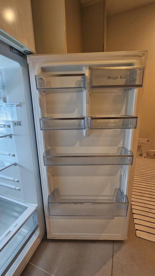 Second-hand Midea 268L Top Mount Fridge - Photo 3)