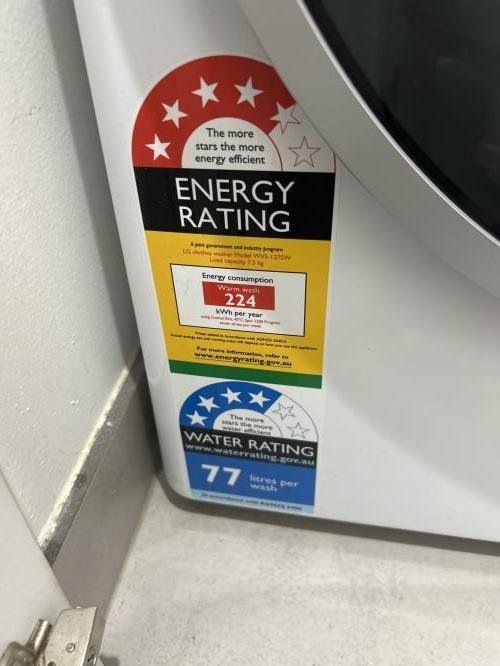 Second-hand LG 8kg Front Load Washing Machine - Photo 3)