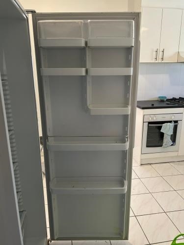 Second-hand Fisher & Paykel 450L Fridge (Fridge only, no freezer) - Photo 3)