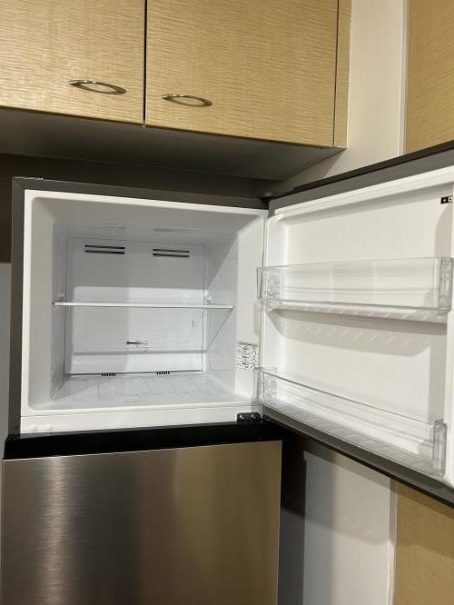 Second-hand Hisense 326L Top Mount Fridge - Photo 3)