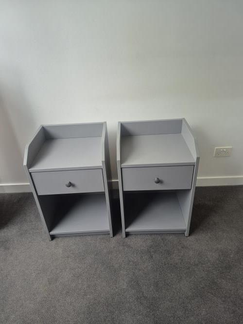Second-hand Pair of Bedside Tables - Photo 3)