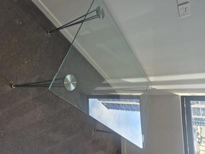 Second-hand Glass Dining Table - Photo 3)