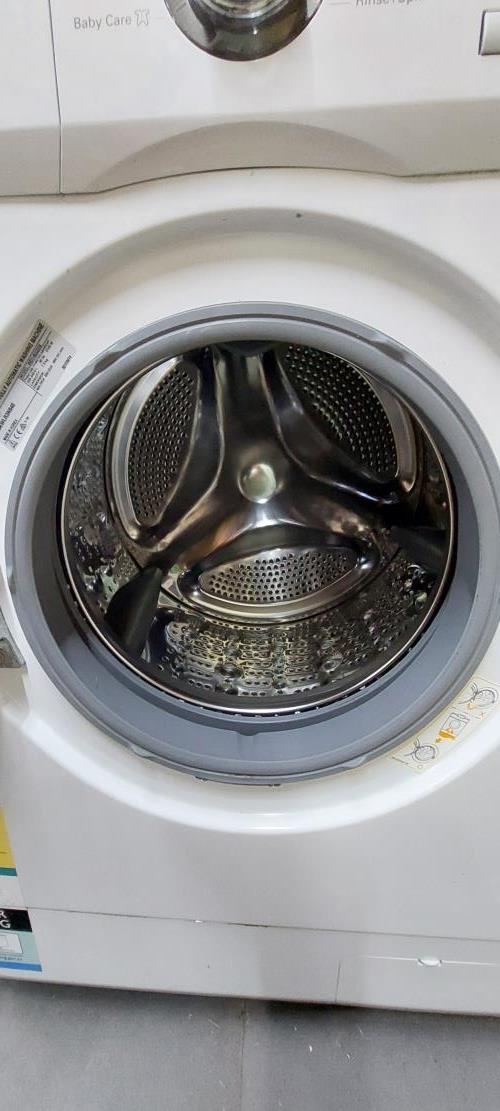 Second-hand LG 7.5kg Front Load Washing Machine - Photo 3)