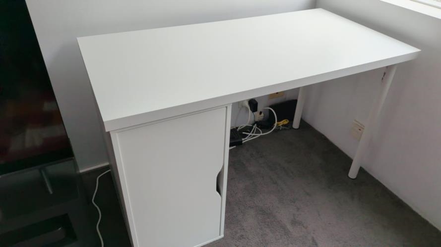 Second-hand IKEA Desk - Photo 3)
