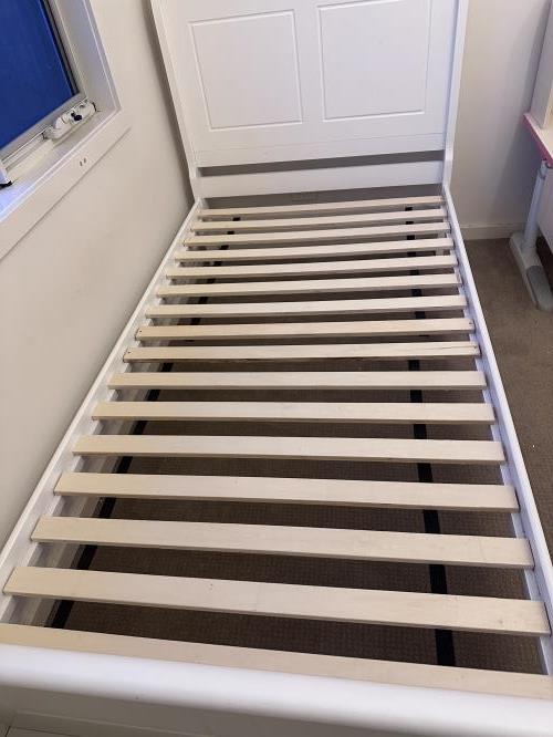 Second-hand King Single Bed Frame - Photo 3)