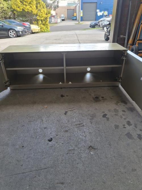 Second-hand Entertainment Unit - Photo 3)