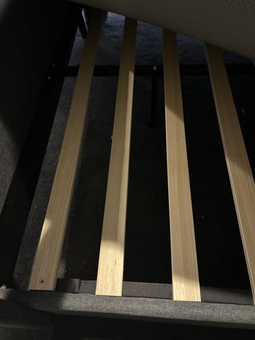 Second-hand Queen Size Bed Frame (exluding mattress) - Photo 3)