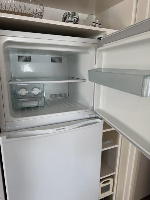 Second-hand Westinghouse 280L Top Mount Fridge - Photo 3)
