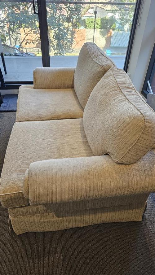 Second-hand Two Seater Sofa - Photo 3)