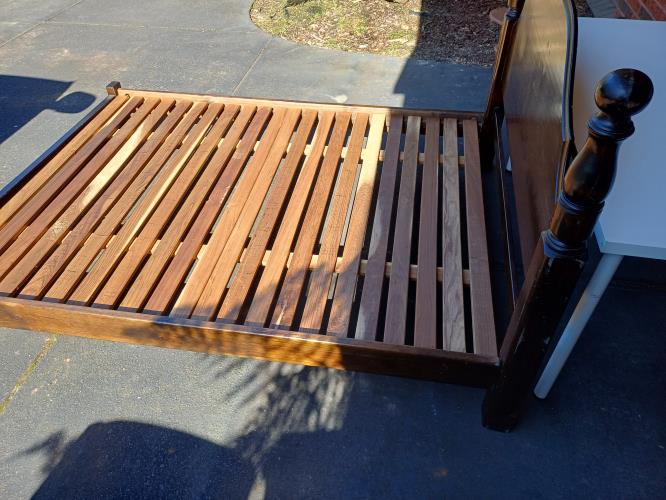 Second-hand Double Bed Frame - Photo 3)