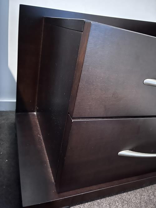 Second-hand Stylish Bedside Table - Photo 3)