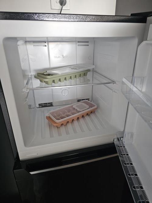 Second-hand Chiq 202L Top Mount Fridge - Photo 3)