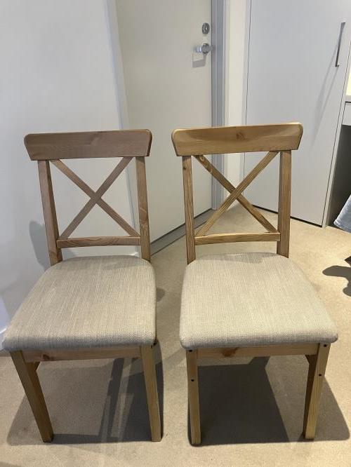 Second-hand Dining Table with 4 Chairs - Photo 3)