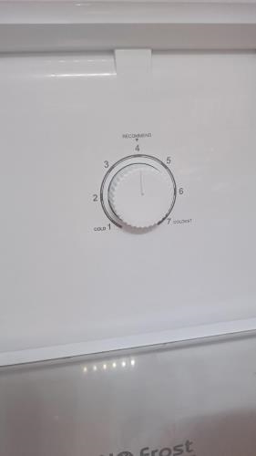 Second-hand Chiq 410L Top Mount Fridge - Photo 3)