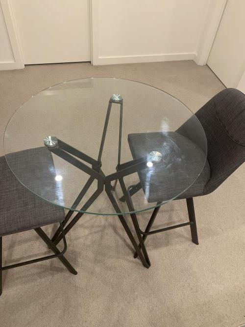 Second-hand Dining Table with 2 Chairs - Photo 3)