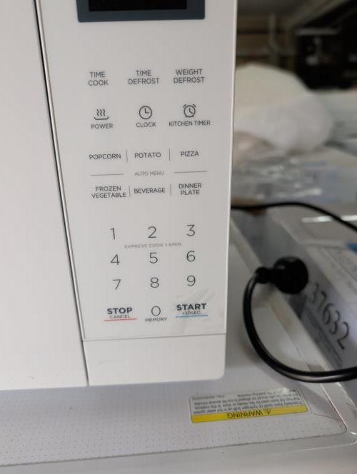 Second-hand Brilliant Basics Microwave - Photo 3)