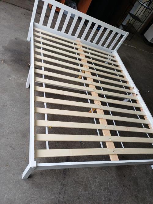 Second-hand Queen Size Bed Frame - Photo 3)