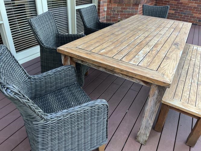Second-hand Outdoor Table with 4 Chairs and 1 Bench Seat - Photo 3)