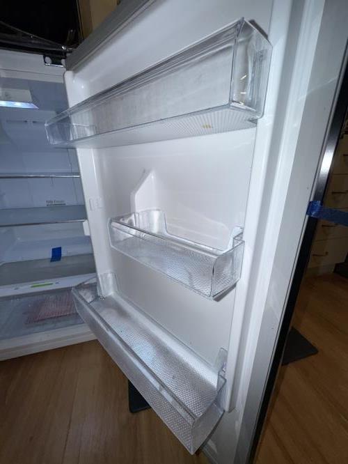 Second-hand Chiq 202L Top Mount Fridge - Photo 3)