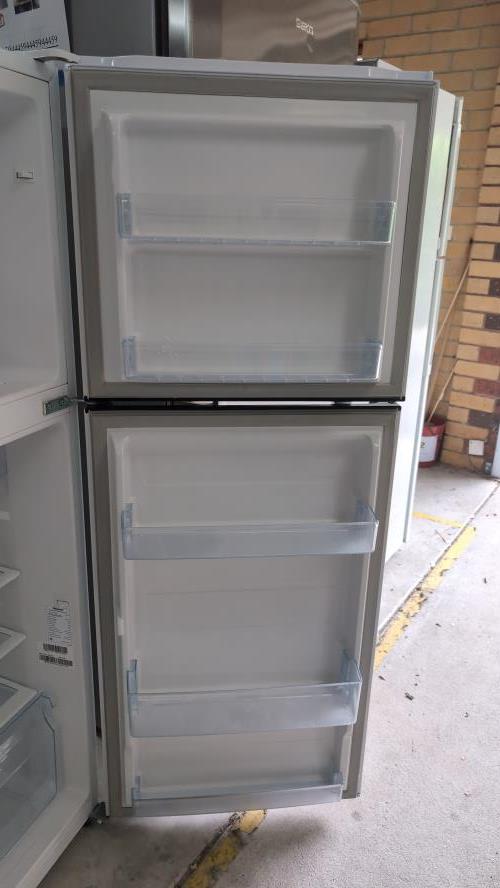 Second-hand Hisense 230L Top Mount Fridge - Photo 3)